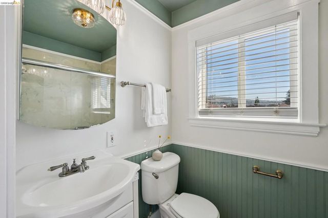 5339 Princeton St, Oakland, CA 94601