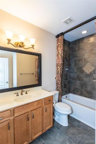 989 Hanna Bend Court, Manchester, MO 63021