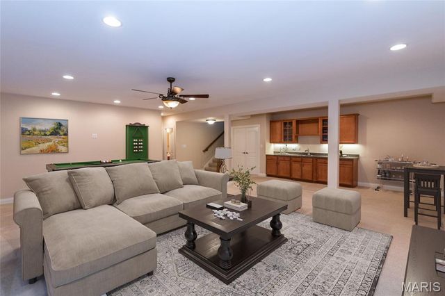 989 Hanna Bend Court, Manchester, MO 63021