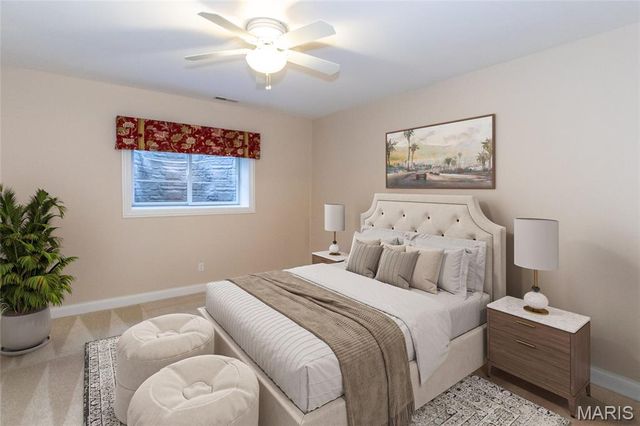 989 Hanna Bend Court, Manchester, MO 63021