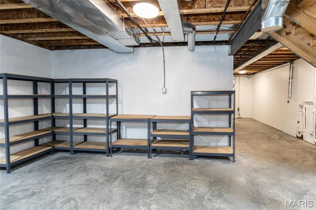 989 Hanna Bend Court, Manchester, MO 63021