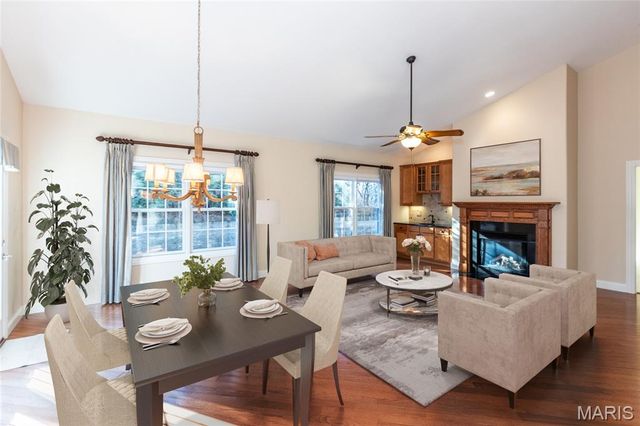 989 Hanna Bend Court, Manchester, MO 63021