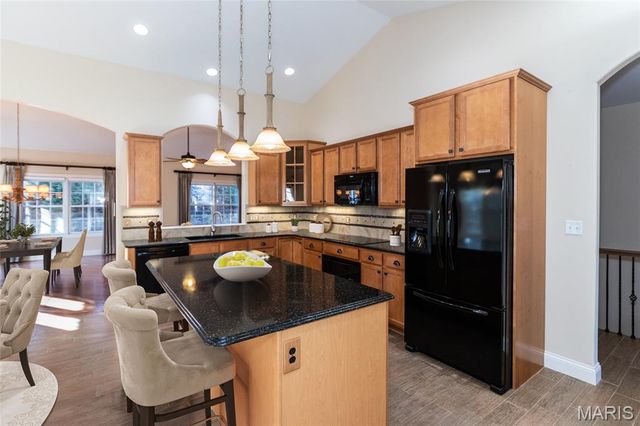 989 Hanna Bend Court, Manchester, MO 63021