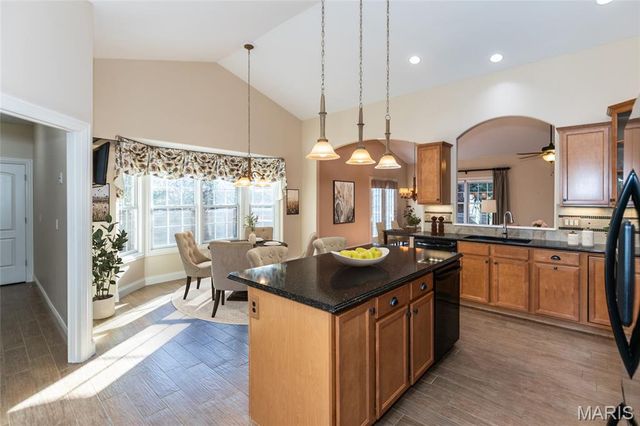 989 Hanna Bend Court, Manchester, MO 63021