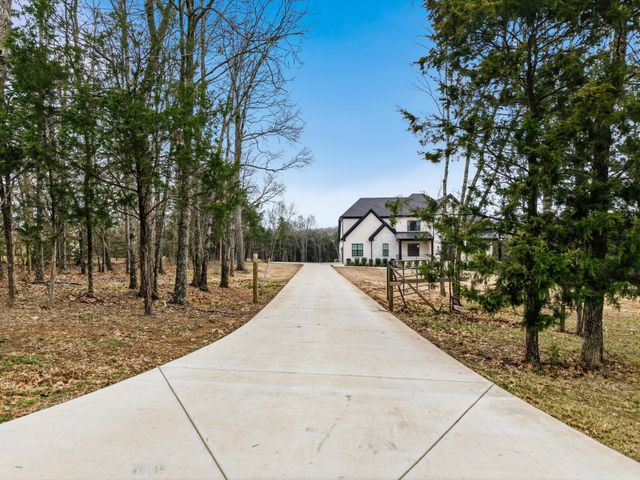 2085 Kidd Rd, Nolensville, TN 37135