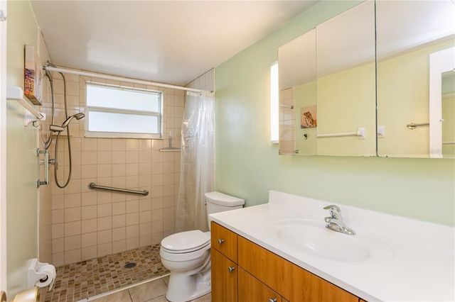 800 71ST AVENUE N 8, St Petersburg, FL 33702