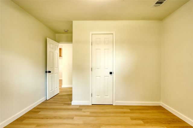 729 Oakwood Avenue, Hurst, TX 76053