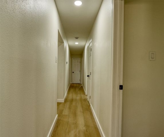 729 Oakwood Avenue, Hurst, TX 76053