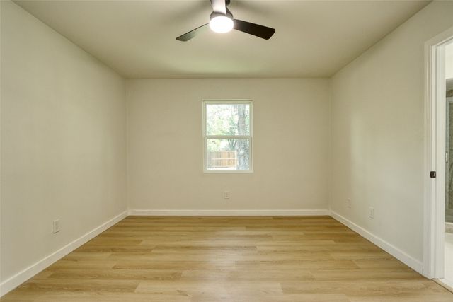 729 Oakwood Avenue, Hurst, TX 76053