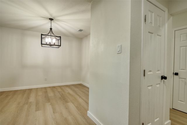 729 Oakwood Avenue, Hurst, TX 76053