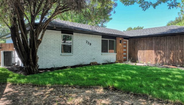 729 Oakwood Avenue, Hurst, TX 76053