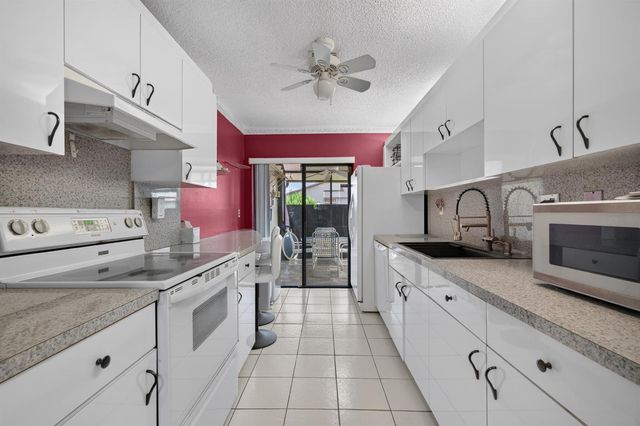 14127 NESTING Way A, Delray Beach, FL 33484