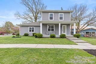40 E Maple Street Ne, Cedar Springs City, MI 49319