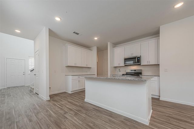 325 Maple Bark Trail, Conroe, TX 77378