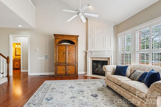 10826 Rogalla Drive, Charlotte, NC 28277