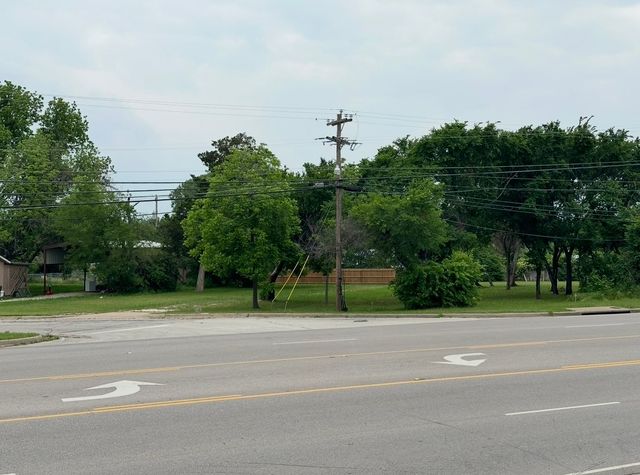 613 S Jefferson Avenue, Glen Rose, TX 76043