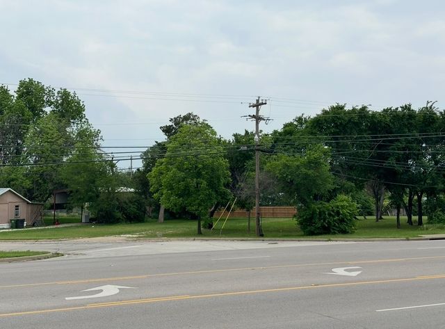 613 S Jefferson Avenue, Glen Rose, TX 76043