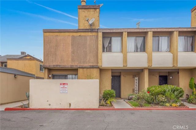 1381 S Walnut 2105, Anaheim, CA 92802