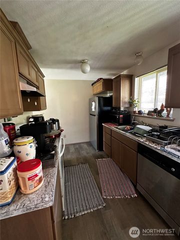 7421 114th Street E, Puyallup, WA 98373