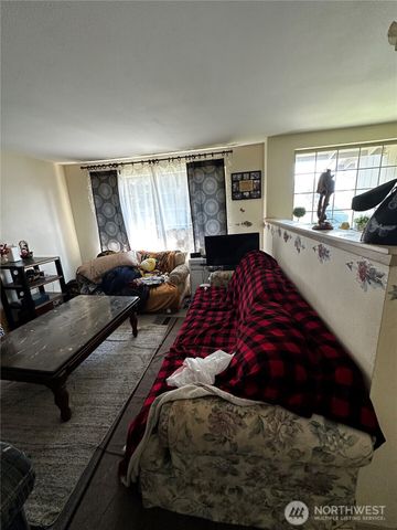 7421 114th Street E, Puyallup, WA 98373