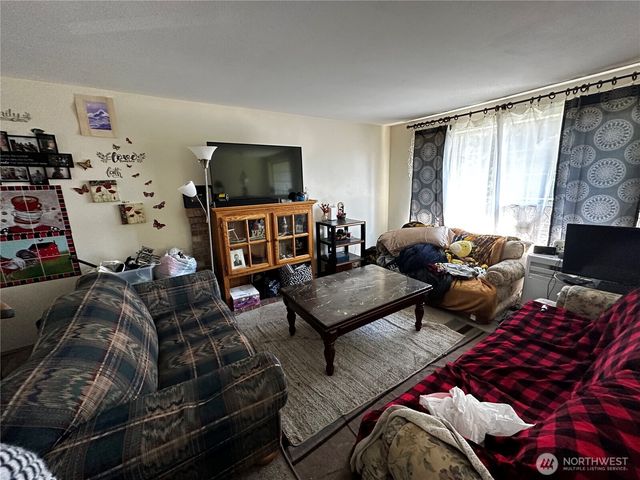 7421 114th Street E, Puyallup, WA 98373