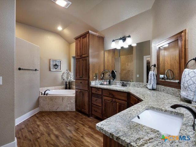 2726 Royalwood Drive, New Braunfels, TX 78132