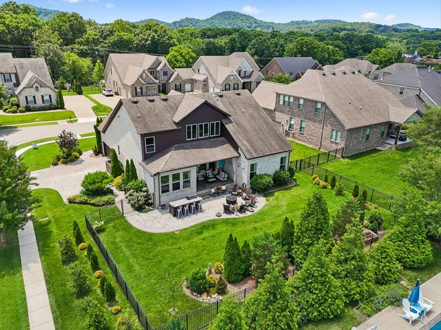 401 Larkhill Ln, Nolensville, TN 37135