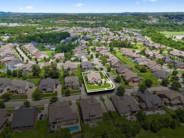 401 Larkhill Ln, Nolensville, TN 37135