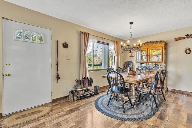 6437 Tuscarawas Rd, Ohioville, PA 15059