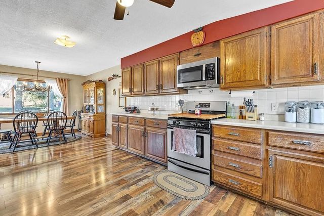 6437 Tuscarawas Rd, Ohioville, PA 15059