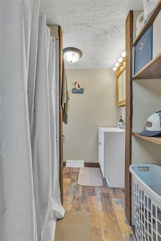 6437 Tuscarawas Rd, Ohioville, PA 15059