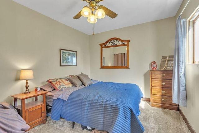 6437 Tuscarawas Rd, Ohioville, PA 15059