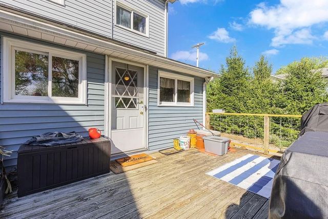 6437 Tuscarawas Rd, Ohioville, PA 15059