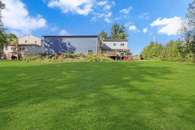 6437 Tuscarawas Rd, Ohioville, PA 15059