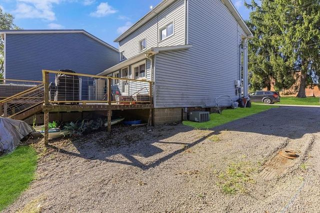 6437 Tuscarawas Rd, Ohioville, PA 15059