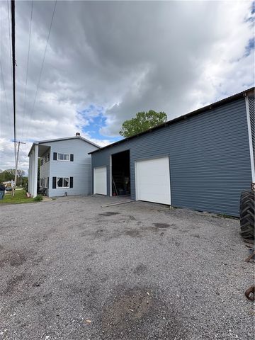 6437 Tuscarawas Rd, Ohioville, PA 15059