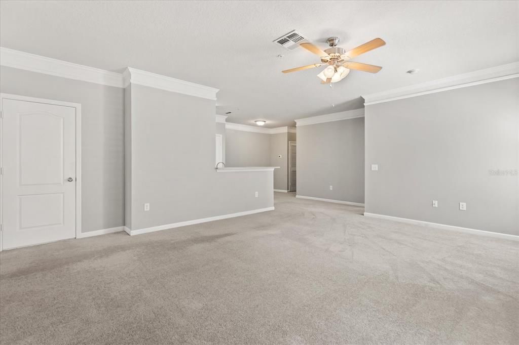Image 10 of property listing at 8842 VILLA VIEW CIRCLE 207, Orlando, FL 32821