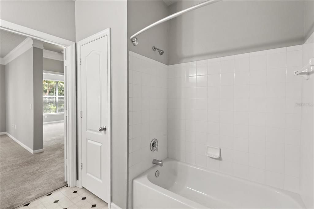 Image 18 of property listing at 8842 VILLA VIEW CIRCLE 207, Orlando, FL 32821