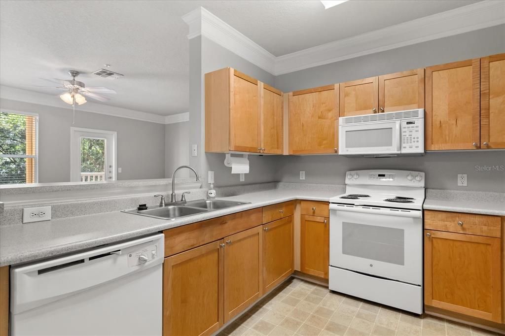 Image 7 of property listing at 8842 VILLA VIEW CIRCLE 207, Orlando, FL 32821