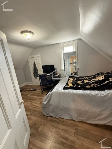 6 Bayard St 1, Boston, MA 02134