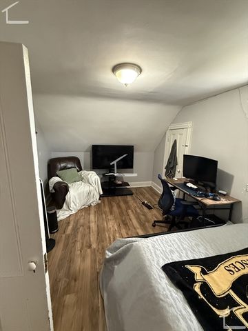 6 Bayard St 1, Boston, MA 02134