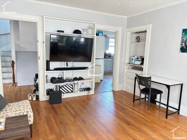 6 Bayard St 1, Boston, MA 02134