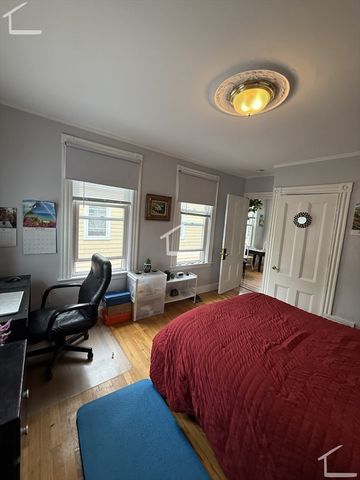 6 Bayard St 1, Boston, MA 02134