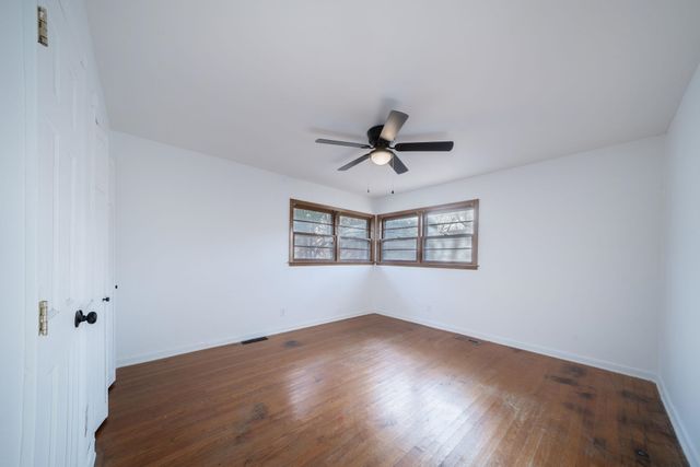 2314 S Crestway St, Wichita, KS 67218