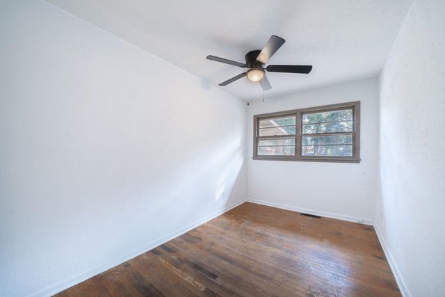 2314 S Crestway St, Wichita, KS 67218