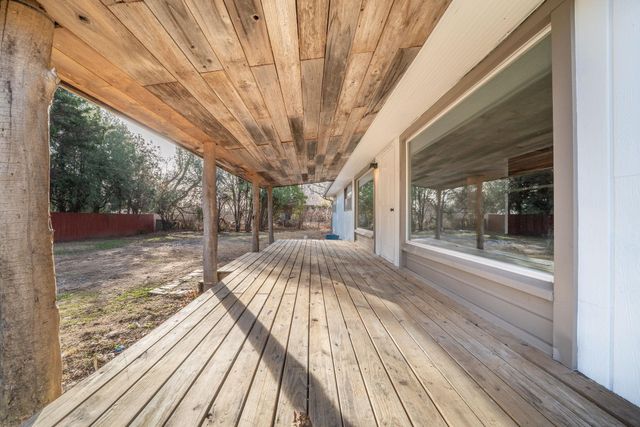 2314 S Crestway St, Wichita, KS 67218