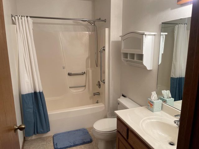 5933 Forest Lane, Fitchburg, WI 53711