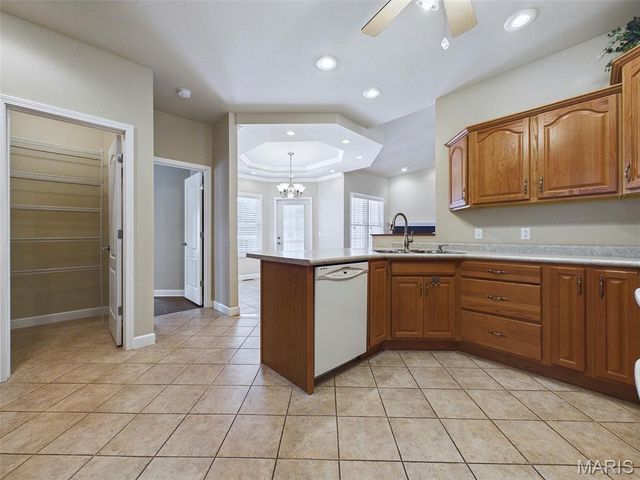 26 Woodcrest Drive, Bethalto, IL 62010