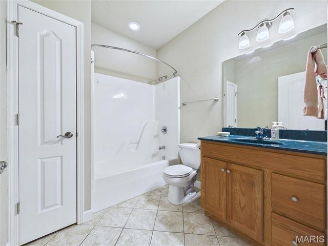 26 Woodcrest Drive, Bethalto, IL 62010