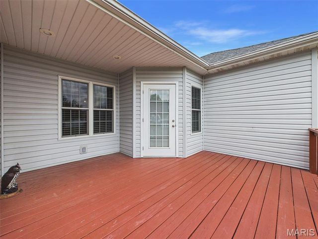26 Woodcrest Drive, Bethalto, IL 62010